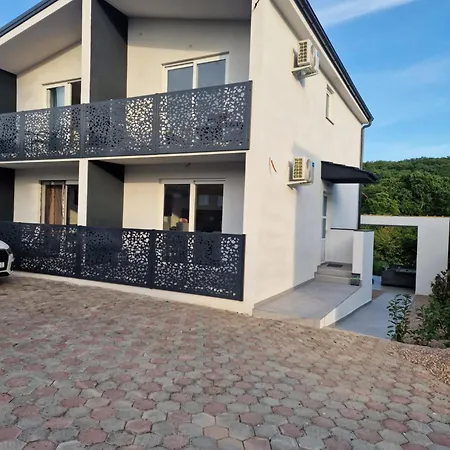 Isadora Apartman Njivice